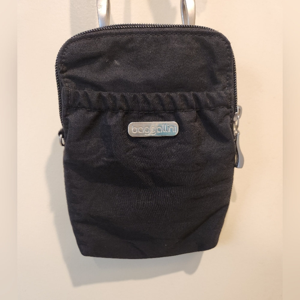 Baggallini Black Cross Body Bag